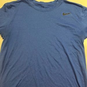 Barely used Nike active wear tee